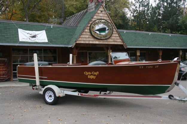 1939 Chris Craft 21 Deluxe Utility Runabout Classic Wooden Boats For Sale Vintage Chris Craft Antique Boats